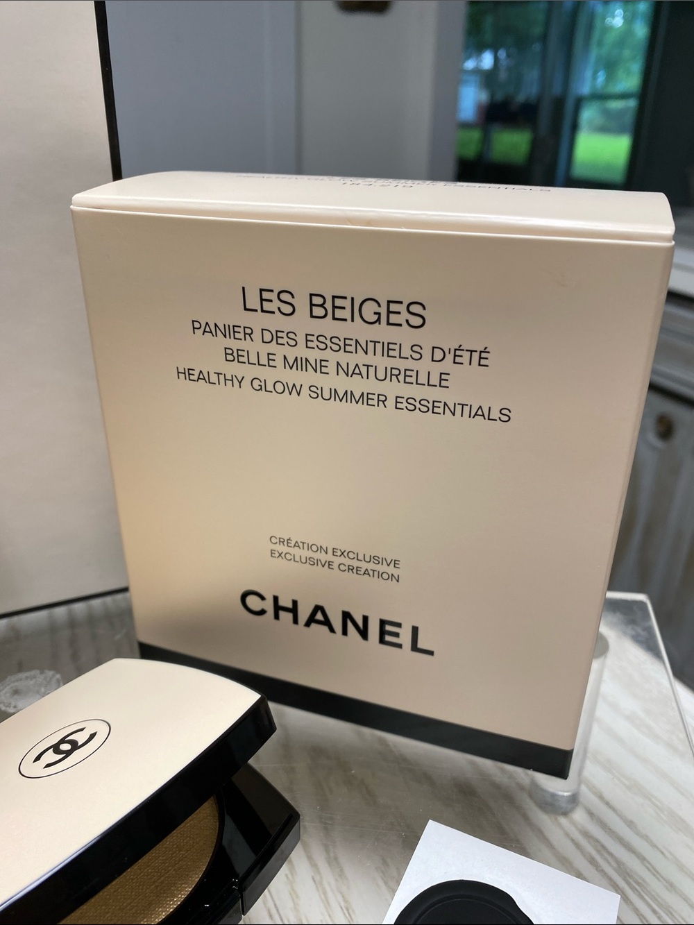 Chanel Limited Edition Les Beiges Essentials  Summer Pouch - Picture 6 of 16
